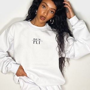 NWT PrettyLittleThing White Slogan Sweater